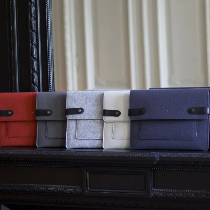 Pochette d'ordinateur Youri brique